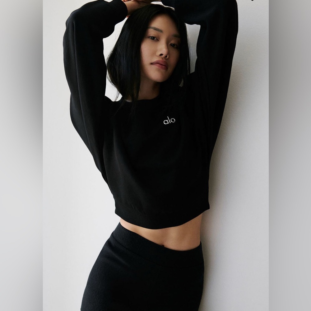 ALO Cropped Accolade Crewneck Sweater
